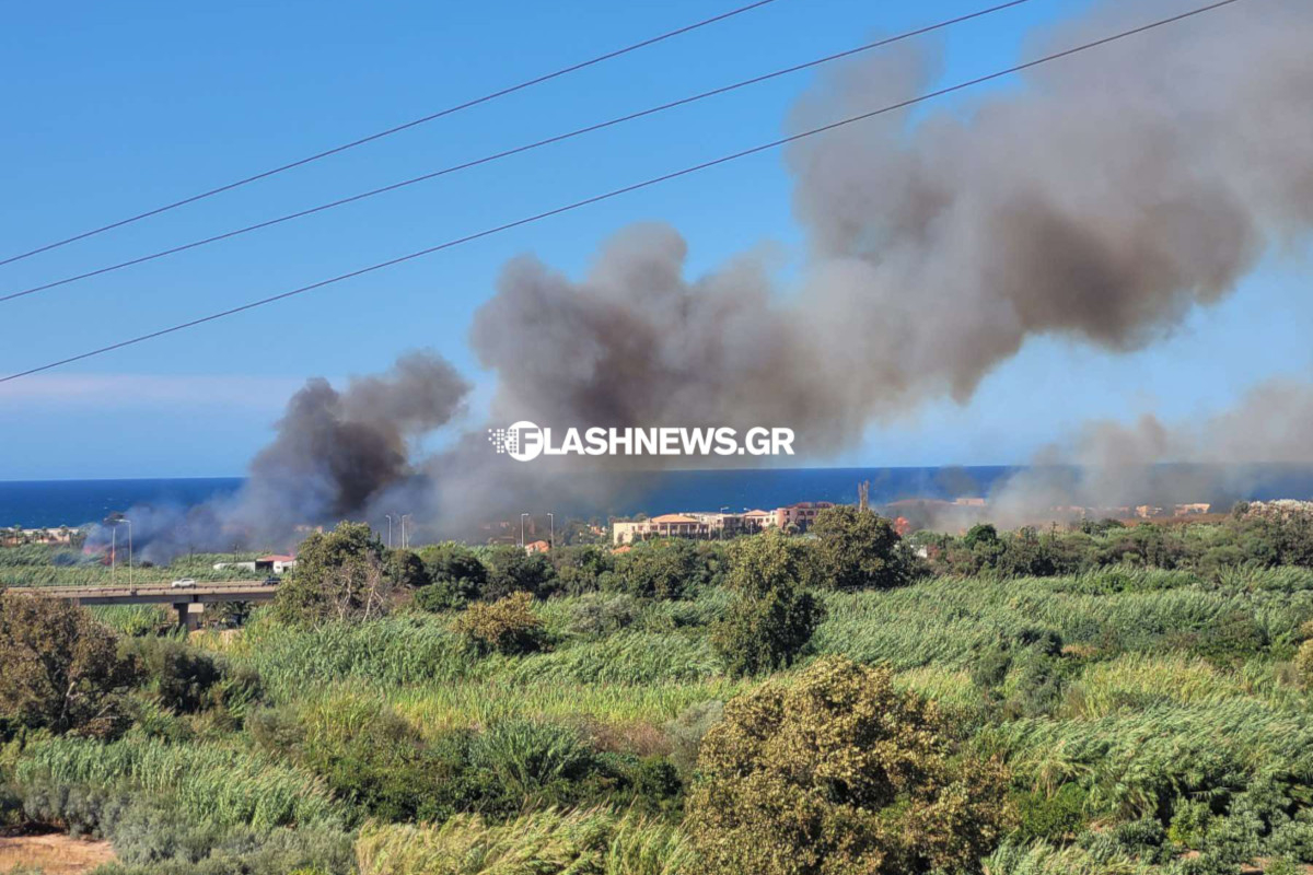 Φωτιά στον Πλατανιά Χανίων, στην Κρήτη - Μήνυμα από το 112 (Εικόνες &amp; Βίντεο)