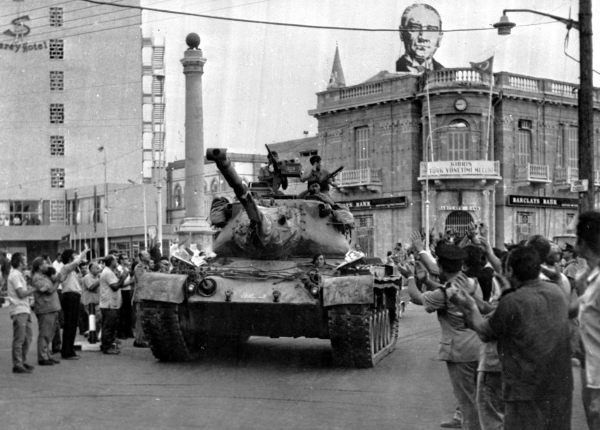50 χρόνια από την τουρκική εισβολή στην Κύπρο – Προκλητική φιέστα Ερντογάν στα Κατεχόμενα