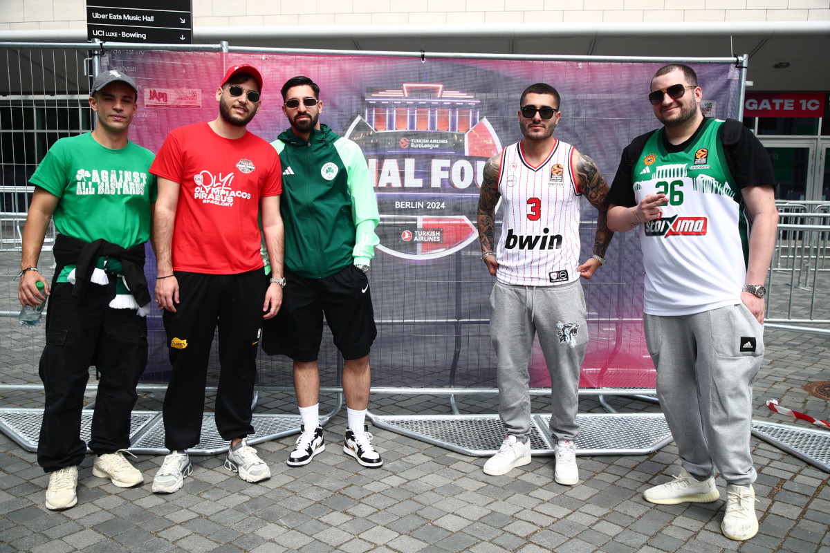 Euroleague Final-4: Εικόνες που σπάνια βλέπουμε - Αγκαλιά οι οπαδοί Παναθηναϊκού και Ολυμπιακού