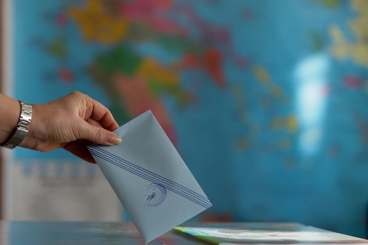 Exit poll - Οι έδρες στις Ευρωεκλογές: ΝΔ 7 - 8, ΣΥΡΙΖΑ 4, ΠΑΣΟΚ 3