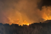 Ολονύκτια «μάχη» με τις φωτιές σε Κω και Χίο - Διάσπαρτες εστίες στο Ηράκλειο Κρήτης (Εικόνες, Βιντεο)