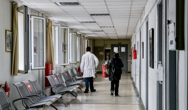 Η «φύλαξη» και η «καθαριότητα» αγκάθι όχι μόνο για τα νοσοκομεία, αλλά και για τον ΕΟΔΥ