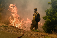 Υπό μερικό έλεγχο οι φωτιές σε Τζουμέρκα και Λακωνία