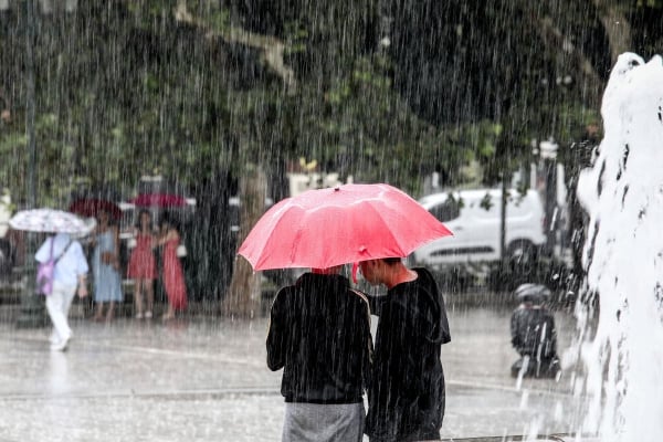 Νέα πρόγνωση της ΕΜΥ: Καταιγίδες και άνεμοι έως 9 μποφόρ - Μεγάλη πτώση της θερμοκρασίας