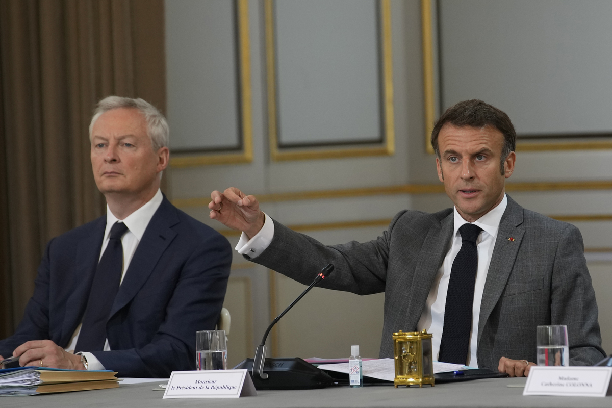 «H Γαλλία ρισκάρει να τεθεί υπό την εποπτεία του ΔΝΤ και της Κομισιόν»