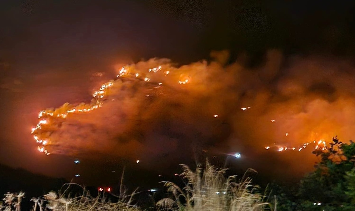 Φωτιά στη Μάνη: Οριοθετήθηκε η πυρκαγιά στο Οίτυλο