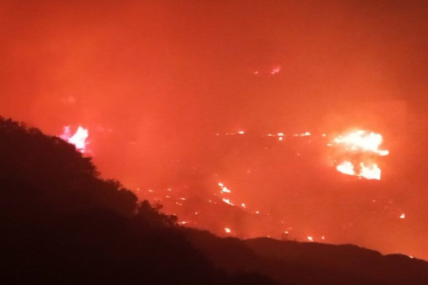 Φωτιά στην Κάρπαθο: Ξέσπασε στον ΧΥΤΑ του νησιού - Ήχησε το 112