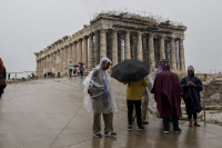 Θα βρέχει όλη μέρα στην Αθήνα - Τι ώρα οι καταιγίδες σήμερα (Live)