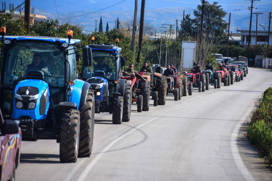 Τα μέτρα Μητσοτάκη εξετάζουν οι αγρότες και αποφασίζουν τα επόμενα βήματα - Οι πρώτες αντιδράσεις