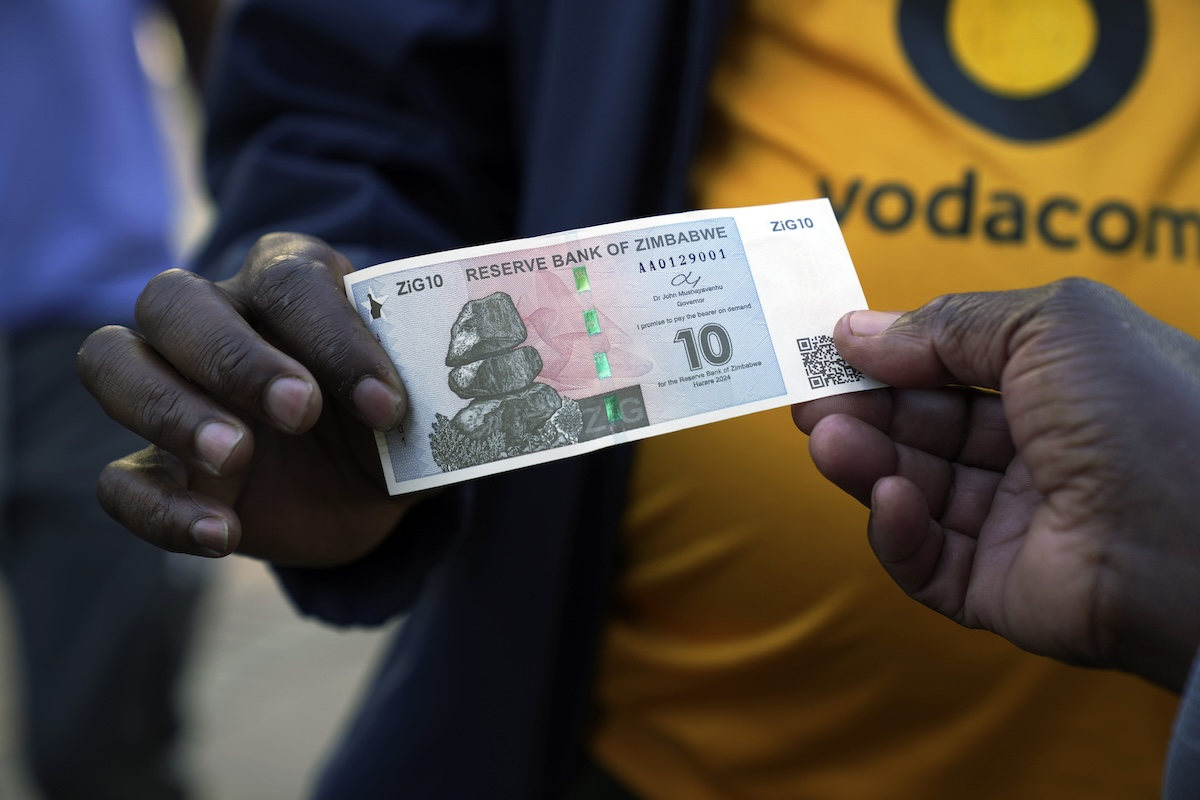 Η Ζιμπάμπουε κυκλοφόρησε νέο νόμισμα – Γιατί θεωρείται ήδη αποτυχημένο
