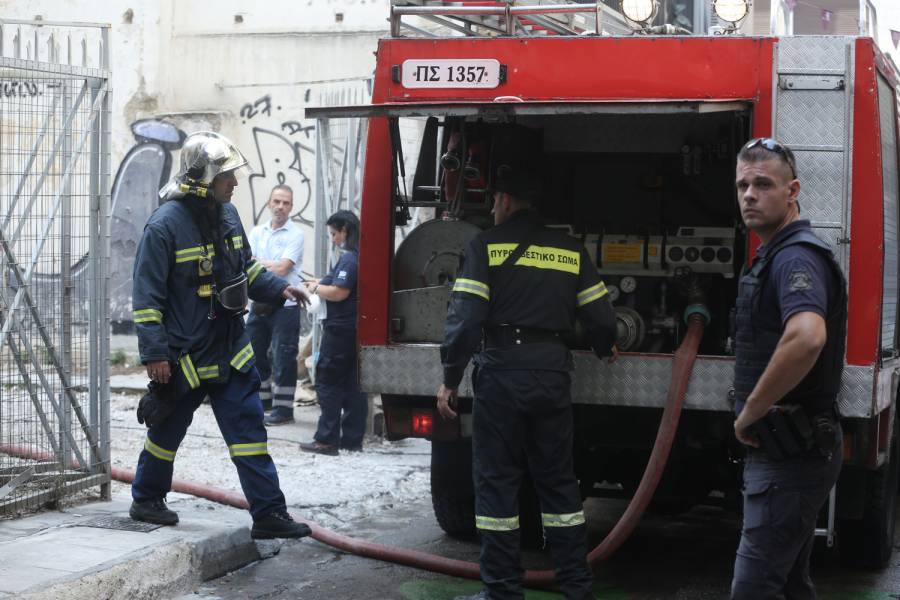 Φωτιά σε κατάστημα στην Περαία Θεσσαλονίκης