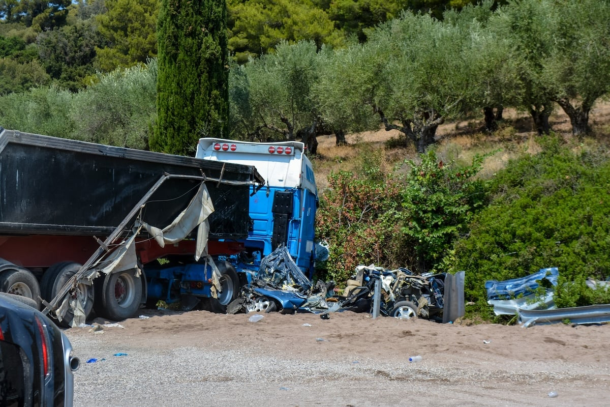 Μεσσηνία: Κρίσιμες ώρες για τον 19χρονο που τραυματίστηκε στο πολύνεκρο τροχαίο δυστύχημα