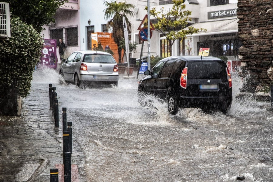 Ραγδαία επιδείνωση του καιρού τις επόμενες ώρες - Πού θα «χτυπήσει» η κακοκαιρία