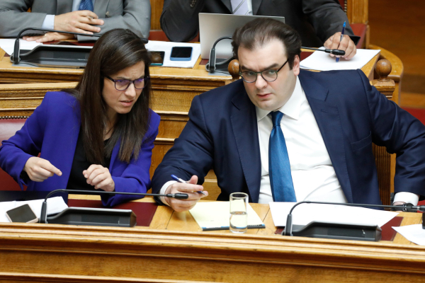 Βουλή: Υπερψηφίστηκε στην αρμόδια επιτροπή το νομοσχέδιο για το ψηφιακό σχολείο