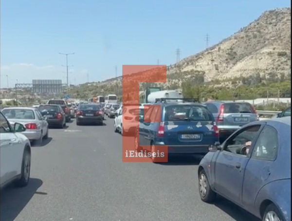 Εθνική Αθηνών - Κορίνθου: Σημειωτόν τα οχήματα, ουρές και ταλαιπωρία για τους οδηγούς (βίντεο)