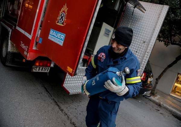 Φωτιά σε διαμέρισμα στα Πατήσια-Στο σημείο ισχυρή δύναμη της Πυροσβεστικής