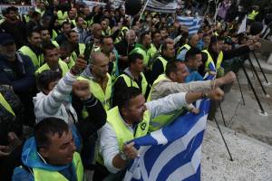 Εντός Δεκεμβρίου τα αναδρομικά για δικαστικούς, ενστόλους , γιατρούς και πανεπιστημιακούς