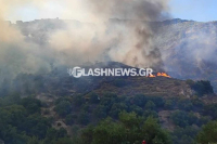 Καίει για δεύτερη μέρα η φωτιά στα Χανιά: Μάχη με μικρές εστίες