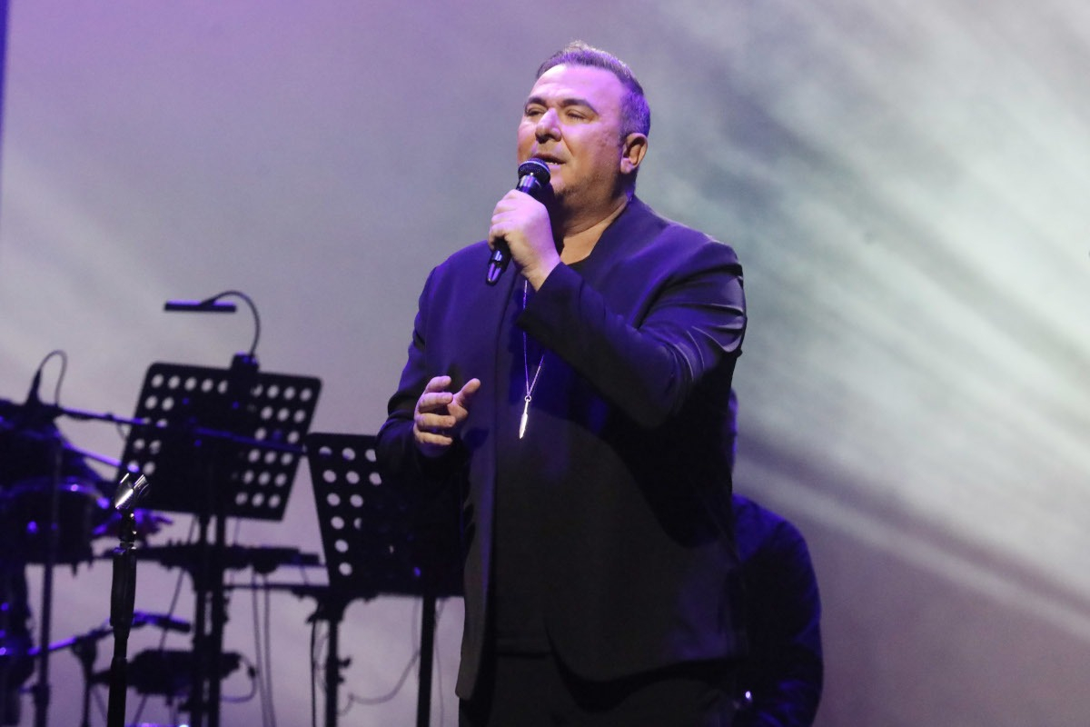 Aντώνης Ρέμος στη συναυλία του στο Κατράκειο: «Ό,τι είναι να πω, θα το πω εκεί που πρέπει» (Βίντεο)