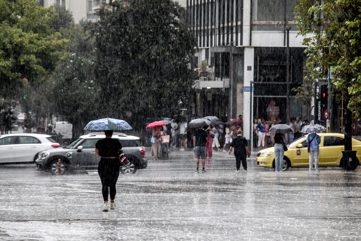 Κακοκαιρία το Σαββατοκύριακο: Πού θα χτυπήσει τις επόμενες ώρες