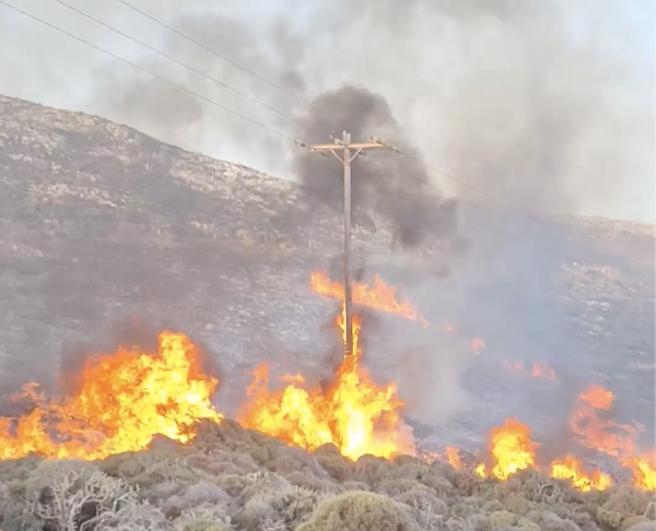 Αμοργός: Χωρίς ρεύμα το βόρειο τμήμα του νησιού λόγω φωτιάς (βίντεο)