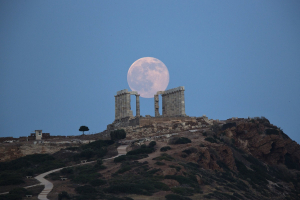 Πανσέληνος Ιουνίου 2024: Πότε έρχεται το «Φεγγάρι της Φράουλας»