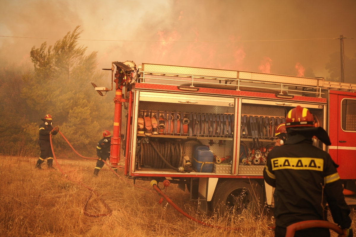 Φωτιά τώρα: Συναγερμός σε Πάτημα Χαλανδρίου και Πάτημα Βριλησσίων - Ήχησε 112 εκκένωσης