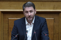 Ανδρουλάκης: Βαφτίζετε «μεταρρυθμίσεις» τα μπαλώματα, βάζοντας τα προβλήματα κάτω από το χαλί