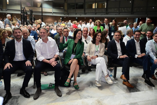 Συνεδριάζει ξανά το ΠΑΣΟΚ για το debate - Δεν βγήκε ακόμα «λευκός καπνός»