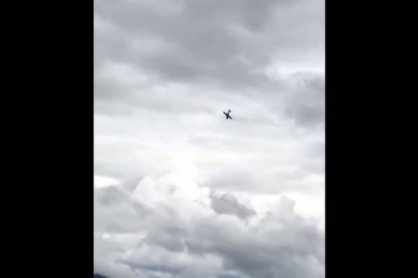 Καναδάς: Αεροπλάνο έπεσε σε σπίτι σε επίδειξη για τον κορονοϊό, νεκρή η πιλότος (Βίντεο)