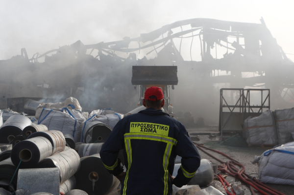 Ανακοίνωση PAL για τη φωτιά στο εργοστάσιο της: «Κανένας τραυματίας, δεν έχει ανασταλεί η παραγωγή»