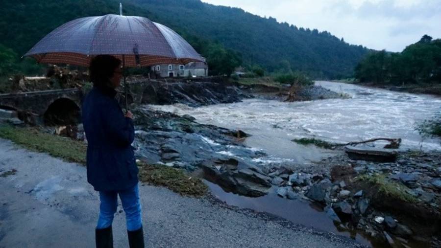 Πλημμύρες στη Γαλλία: Εννέα αγνοούμενοι και καταστροφές