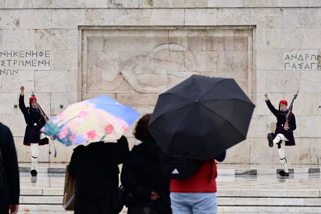 Έρχονται καταιγίδες στην Αθήνα: Οι δύσκολες ώρες