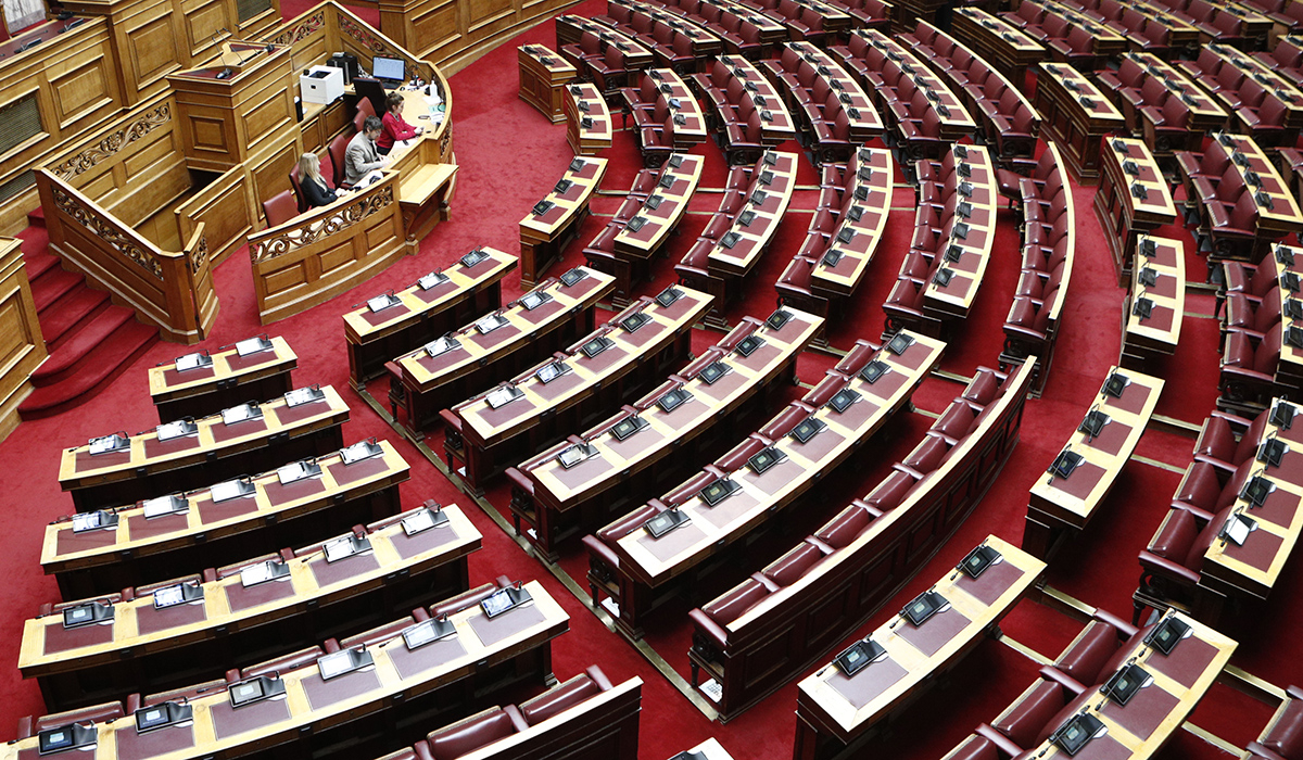 Έξι ανεξάρτητοι βουλευτές κατά ΣΥΡΙΖΑ: Οι έδρες δεν είναι καρέκλες, είναι όρκοι στη Δημοκρατία