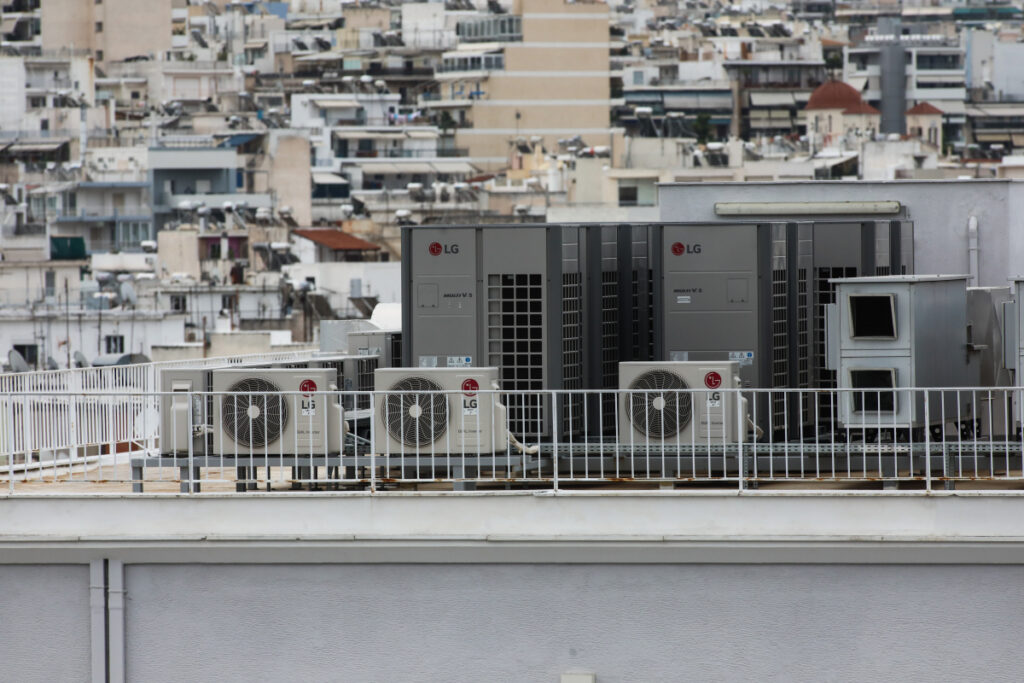 Αλλάζω Σύστημα Θέρμανσης: Ξεκινούν οι αιτήσεις – Οι επιδοτήσεις για αντλία θερμότητας και ηλιακό θερμοσίφωνα