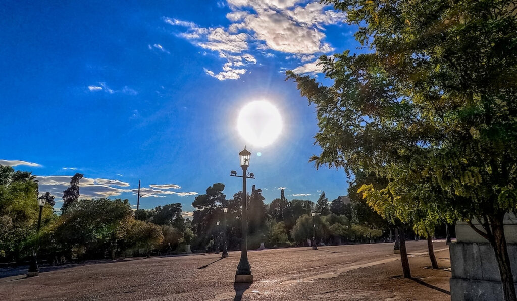 Αφόρητη ζέστη για Οκτώβριο: 6 βαθμούς πάνω από τα φυσιολογικά η θερμοκρασία