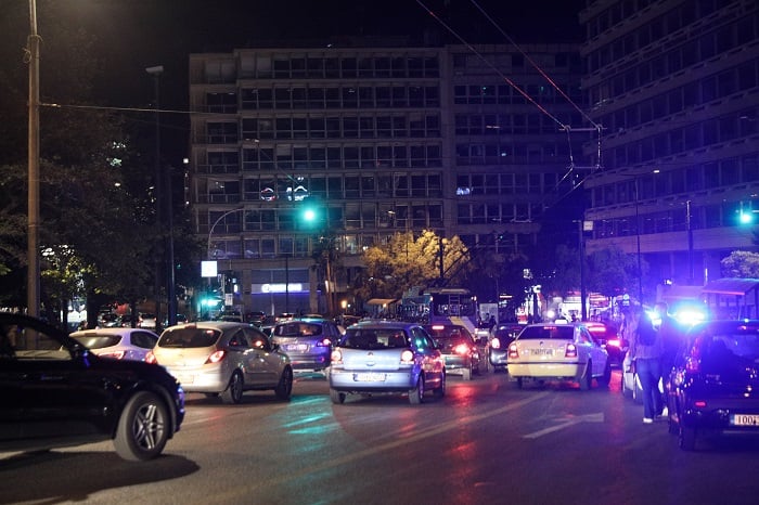 Ραγδαίες εξελίξεις με νέα μέτρα, απαγόρευση κυκλοφορίας, λουκέτο στην εστίαση και lockdown