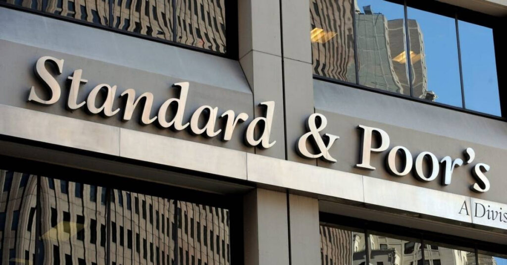 S&P: Έδωσε status επενδυτικής βαθμίδας σε Εθνική Τράπεζα και Eurobank