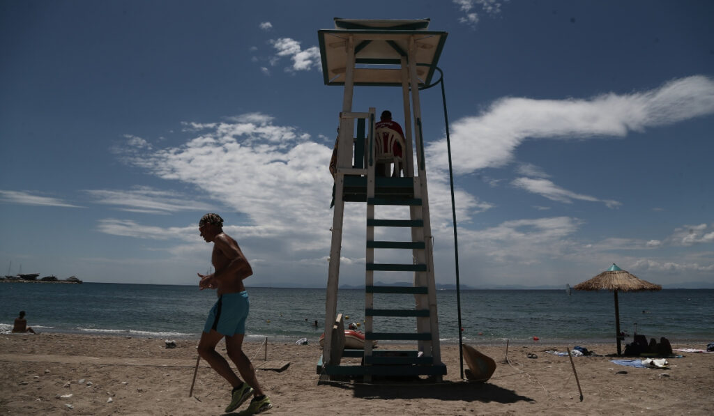 Καιρός-meteo: Υψηλές θερμοκρασίες και τοπικές βροχές την Τετάρτη – Οι περιοχές