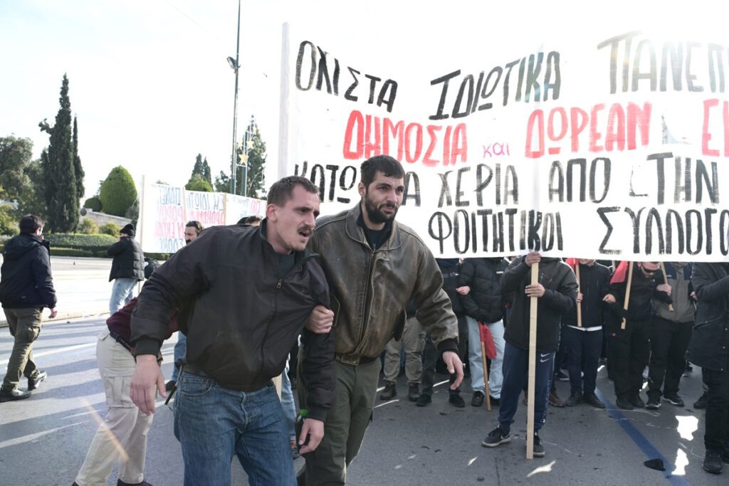 Παράνομες οι καταλήψεις στα πανεπιστήμια και παρωχημένα τα αιτήματα των φοιτητών, λέει η κυβέρνηση