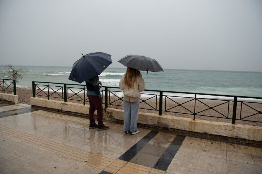 Συνεχίζεται η κακοκαιρία: Τι θα γίνει στην Αττική τις επόμενες ώρες (live χάρτης)