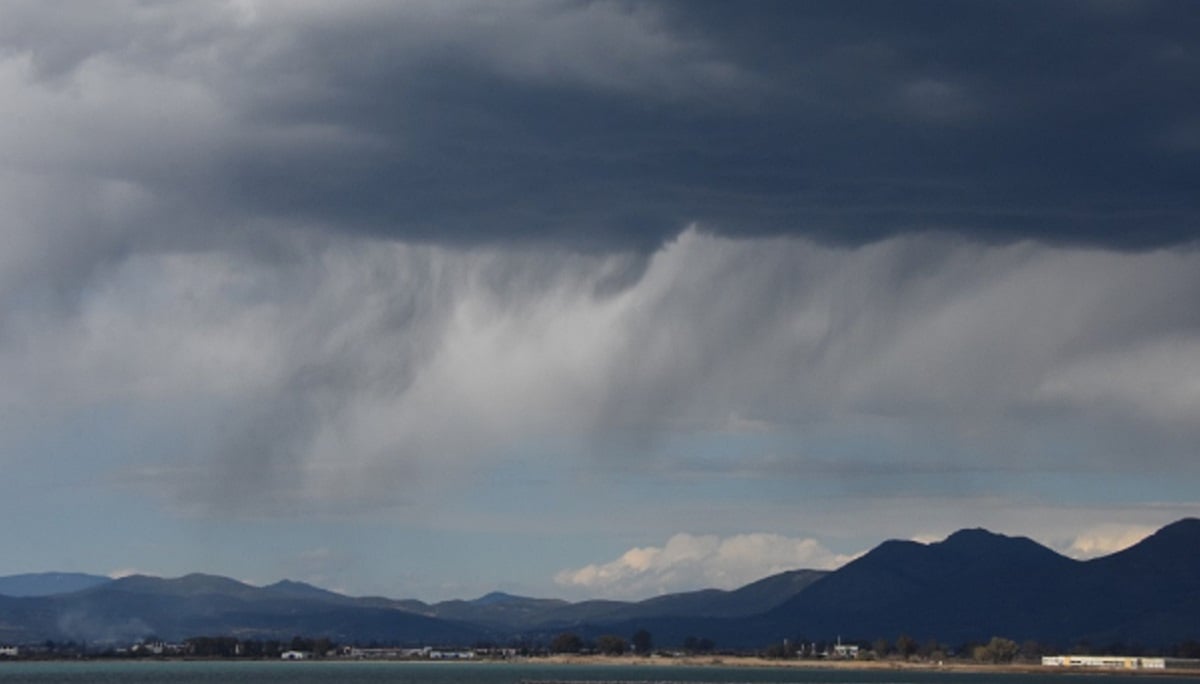 Meteo: Ισχυροί άνεμοι, βροχές και πτώση θερμοκρασίας