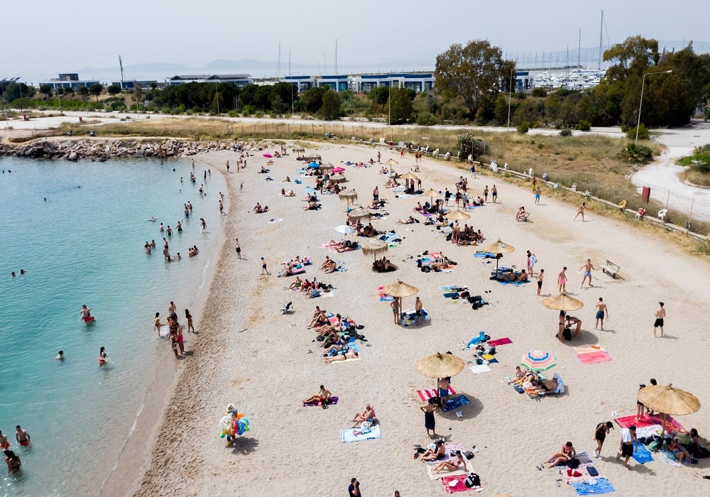 Αφιερώματα από τον Διεθνή Τύπο για την επιστροφή της Ελλάδας στις πλαζ