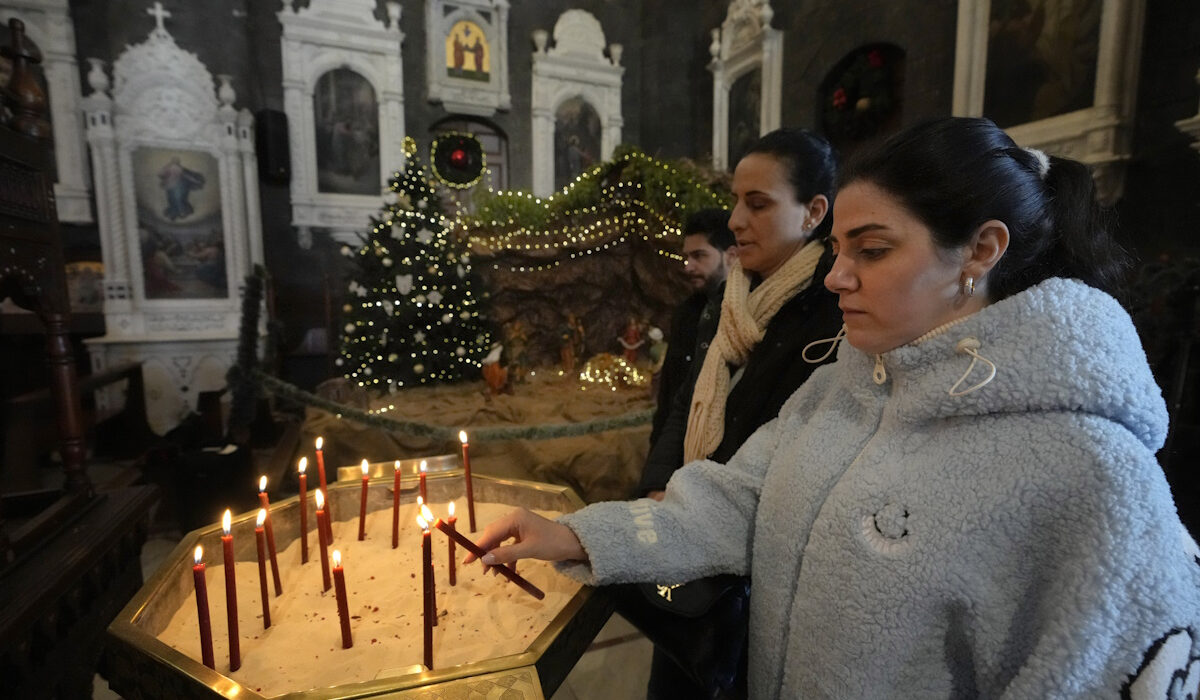 Δύσκολα τα πρώτα Χριστούγεννα για τους Χριστιανούς της Συρίας – Φόβος για το νέο καθεστώς