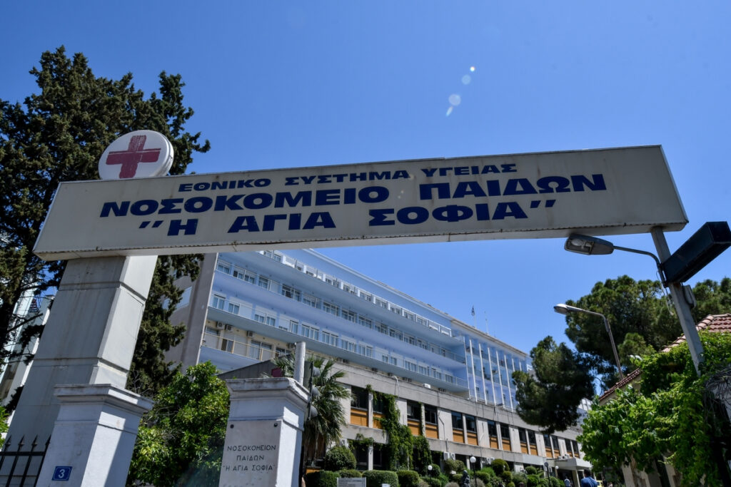 Στη ΜΕΘ του Παίδων με κορονοϊό μωρό ενός έτους