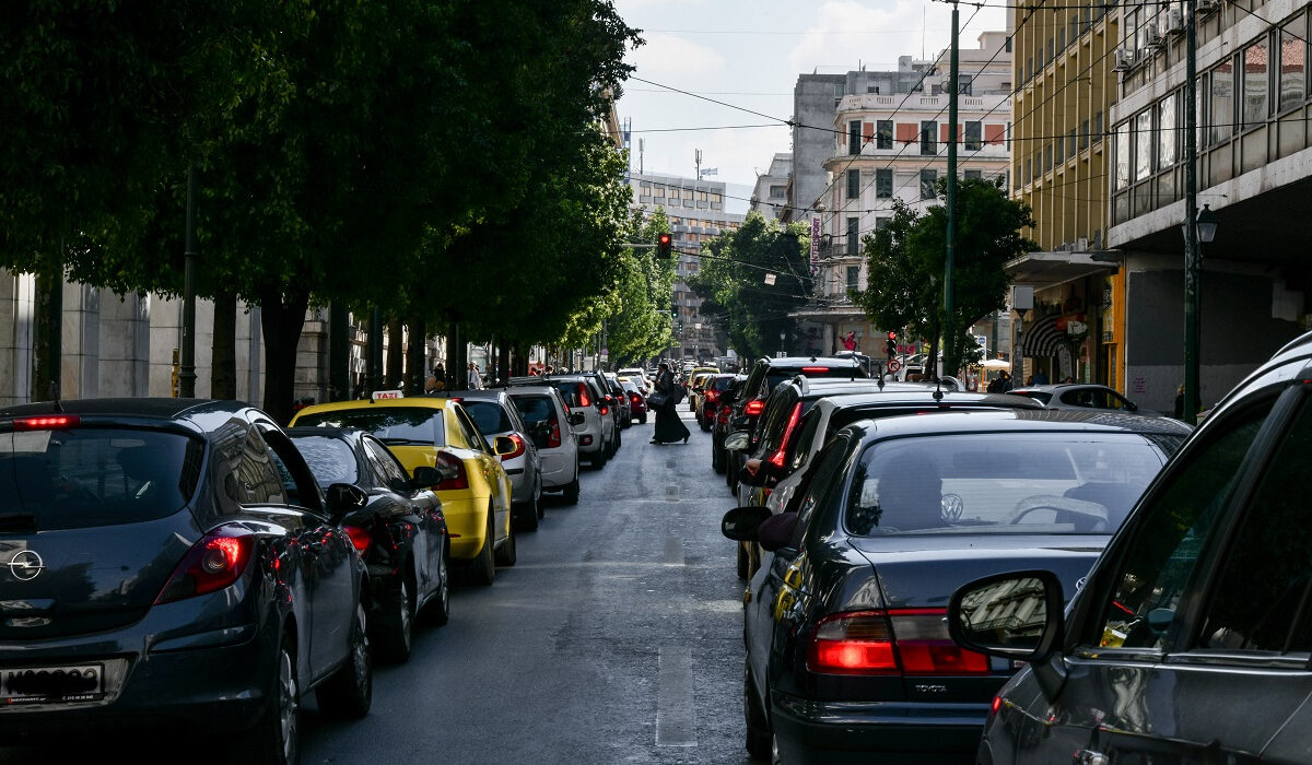 Ποιοι ιδιοκτήτες αυτοκινήτων θα πληρώσουν πρόστιμο έως 3.000 ευρώ