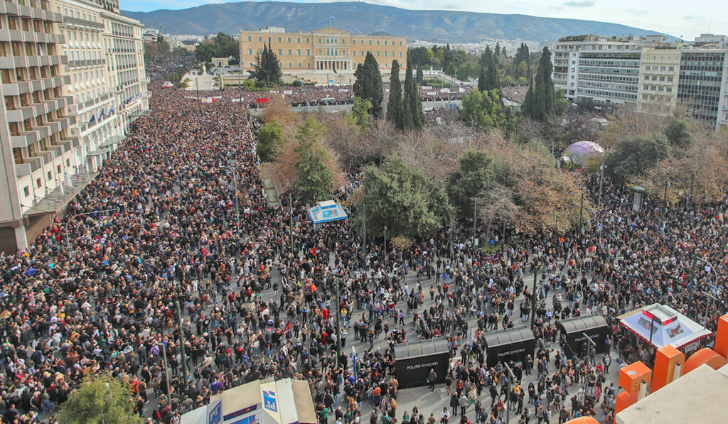 Τέμπη: Νέες αντιδράσεις για την κάλυψη των διαδηλώσεων από την ΕΡΤ