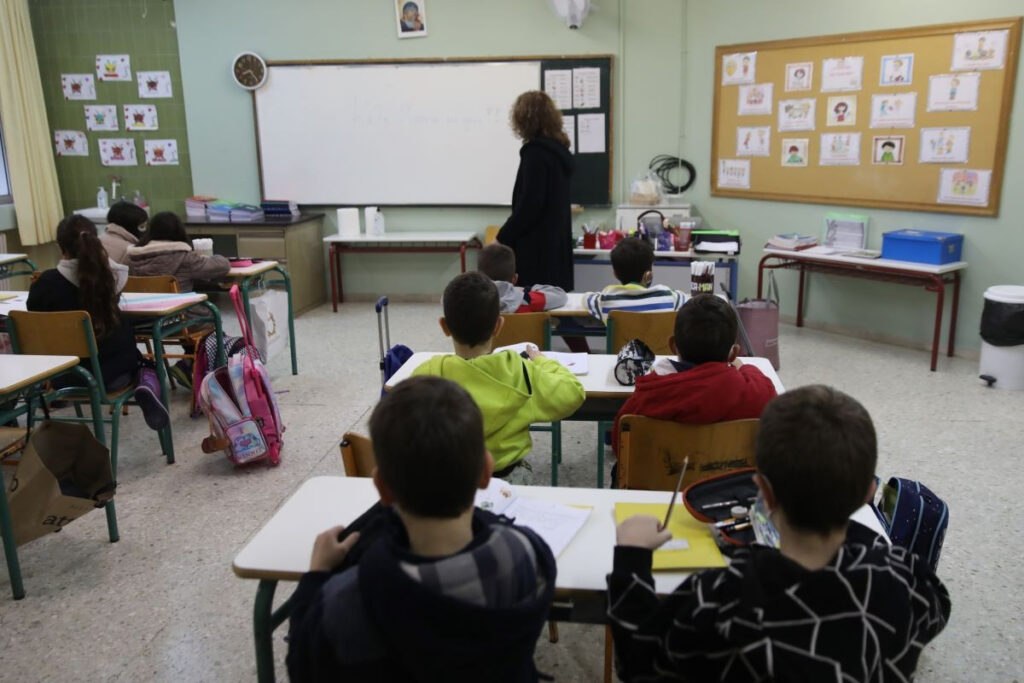 Μόνιμοι διορισμοί εκπαιδευτικών: Υπέγραψε η Κεραμέως την κατανομή – Πότε βγαίνει η προκήρυξη