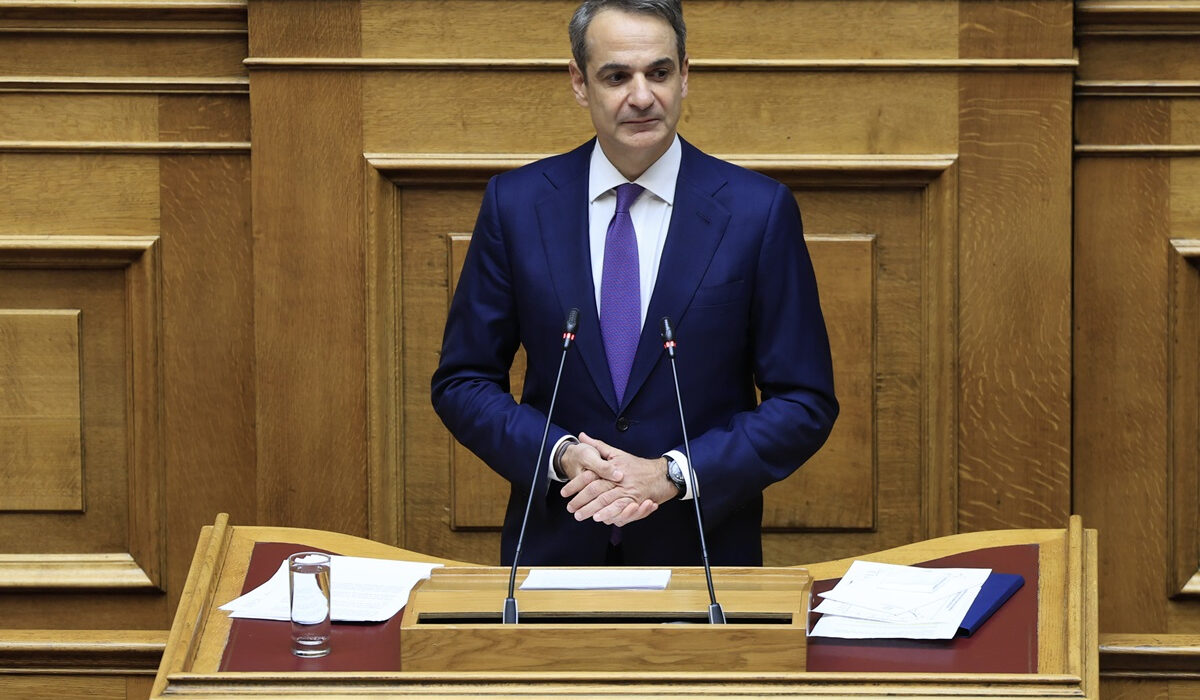 Προϋπολογισμός 2024: Μοίρασε pass και ψίχουλα στους γιατρούς ο Μητσοτάκης – Ερχονται τα μη κρατικά ΑΕΙ