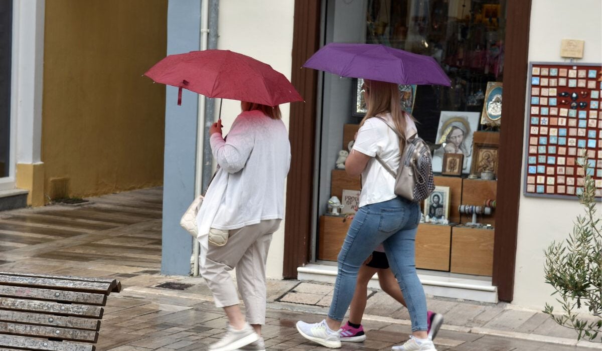 Νέα προειδοποίηση για την κακοκαιρία σήμερα: Μέχρι πότε θα βρέχει